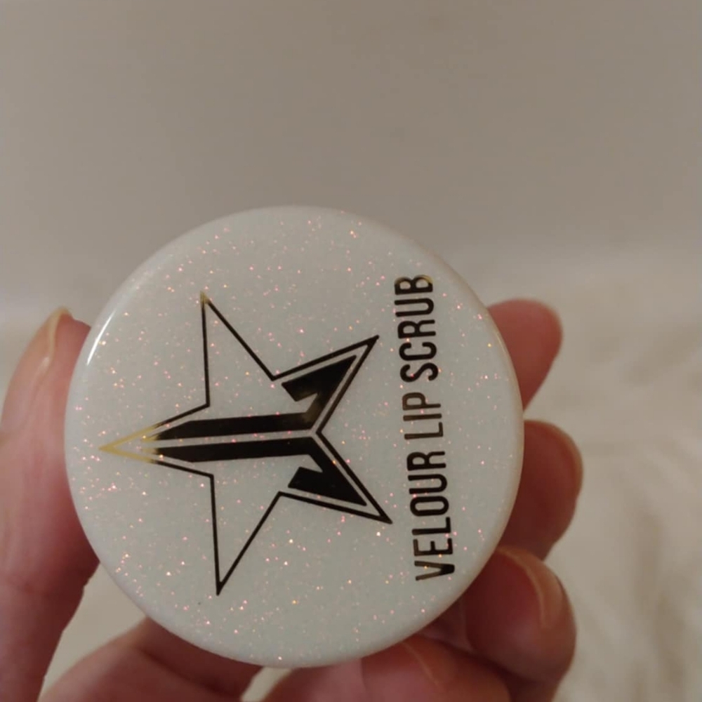 🎄FIRM! NWT JEFFREE STAR COSMETICS VELOUR LIP SCRUB EGGNOG (LIMITED EDITION) - Picture 10 of 13